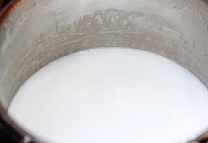 đun nước chan chè đậu đỏ