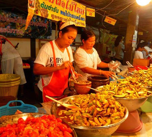 Khám phá lễ hội ăn chay rùng rợn ở Phuket