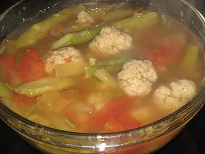 Món chay canh chua mì căn vò viên