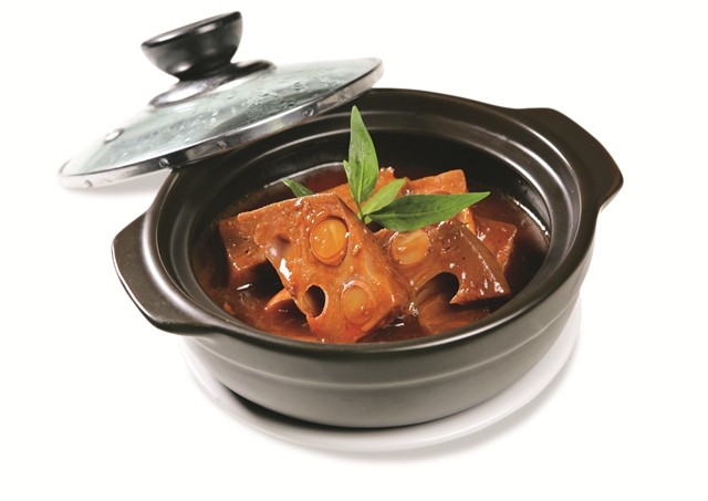 Món chay: Mít non kho tộ.