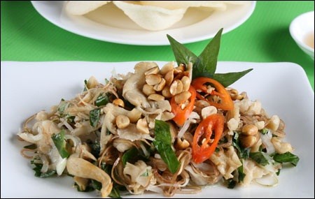 Món chay gỏi hoa chuối bào ngư mon chay goi hoa chuoi bao ngu