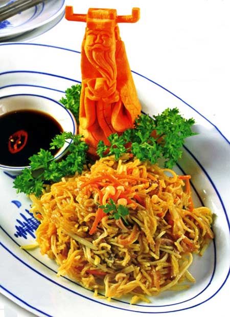 Món chay :Mì xào nấm thập cẩm