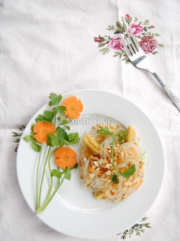 Vào bếp với món :Nộm miến chay.