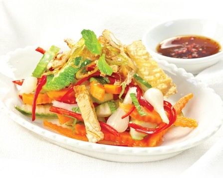 Món chay : Gỏi dưa leo khô cá .
