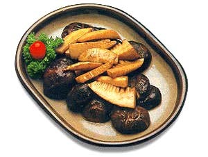 Món chay: Măng nấu nấm hương.
