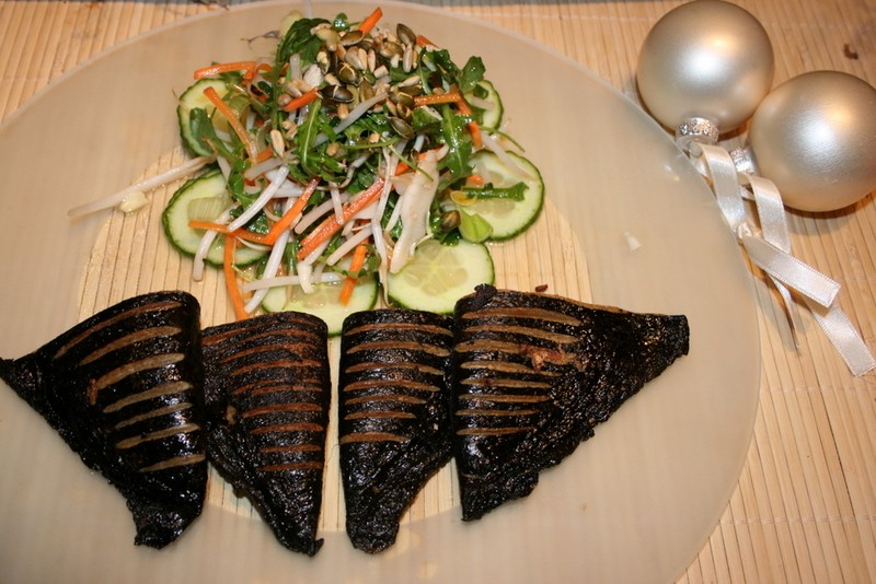 Cá Chay Chiên & Gỏi Rucola .