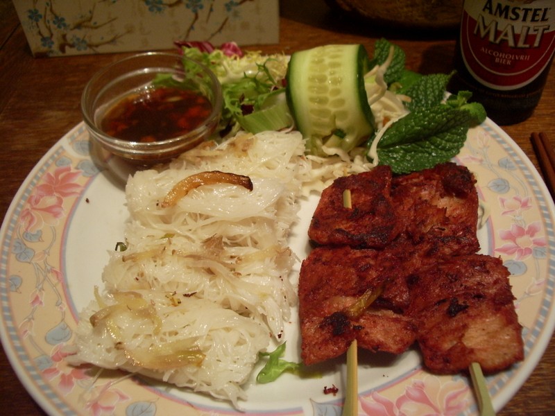 mon chay banh hoi thit xa xiu chien