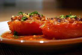 Món chay : Cà chua nhồi thịt .