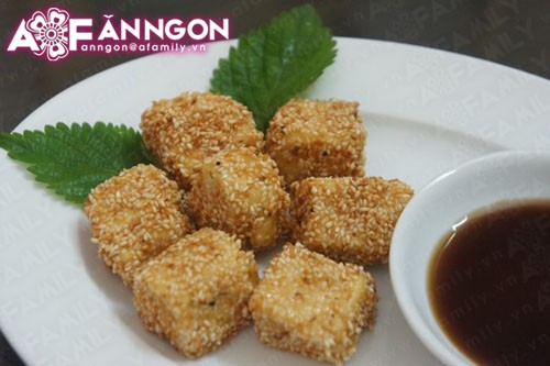 Mon chay đậu phụ tẩm vừng