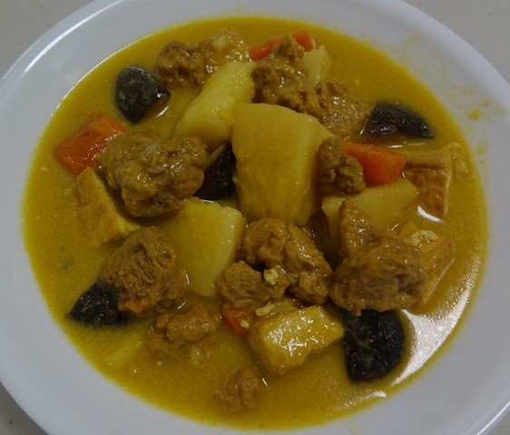 Thực hiện món chay : Sakê cà ri .