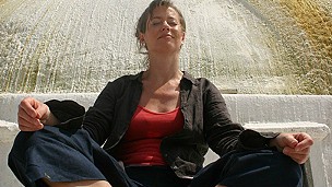 Tại sao thiền & thở ‘ăn khách’ tại Anh?