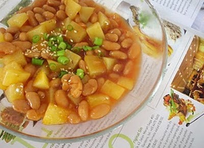 Món chay : Đậu ninh nấu khoai tây .