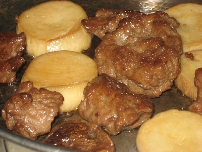 Món chay : Mì căn, nấm xốt cam .