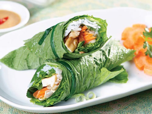 Cuốn diếp chay món ăn ngon miệng .