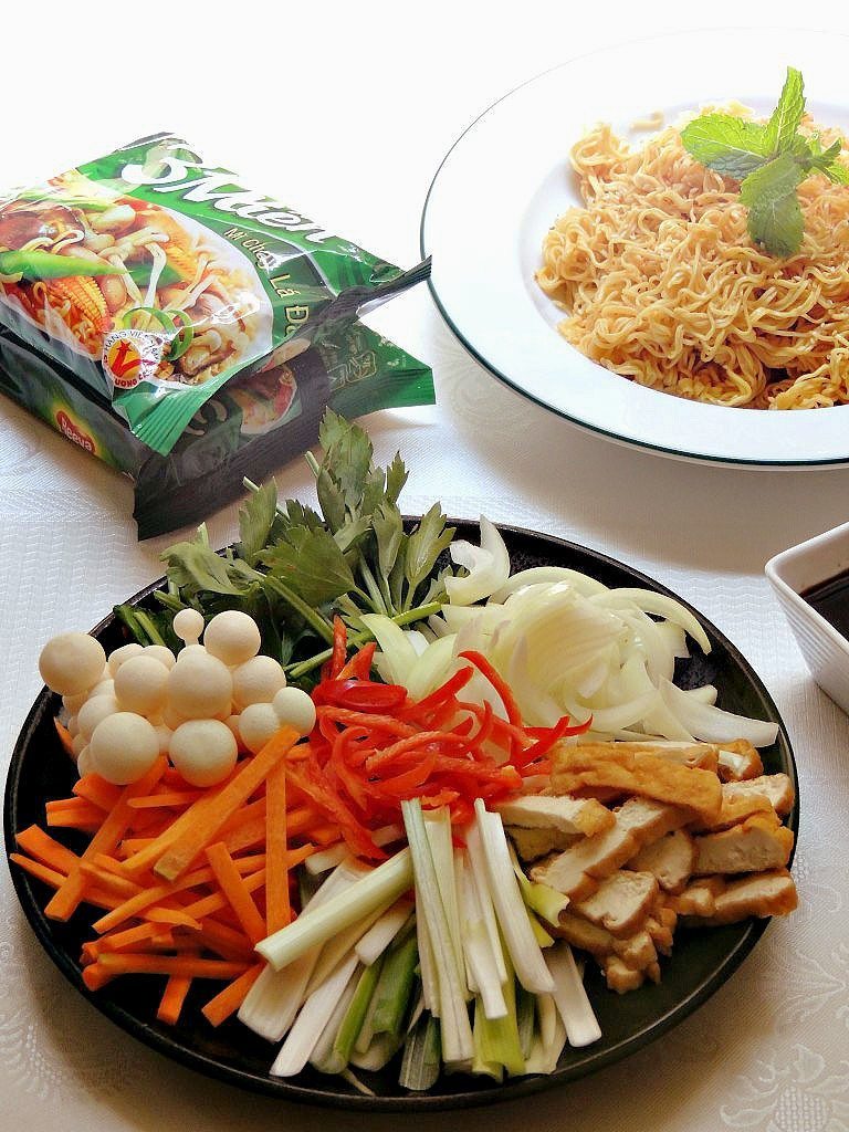 mi chay chua ngot thom ngon, hap dan