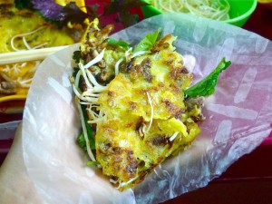 hoàn thành món bánh xèo