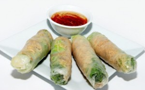 8 buoc don gian lam mon bi cuon chay khoai khau cho gia dinh