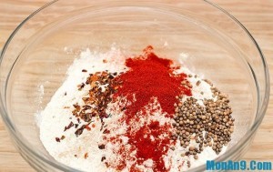 bot mi cho nuoc tien hanh nhao bot cho min. bat lo nuong o nhiet do 170 do c.