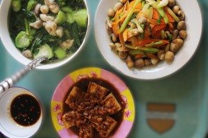 bua com gia dinh voi nhung mon chay de lam ma bo duong