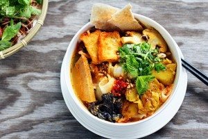 Món chay: Mì quảng chay ngon tuyệt thơm phức