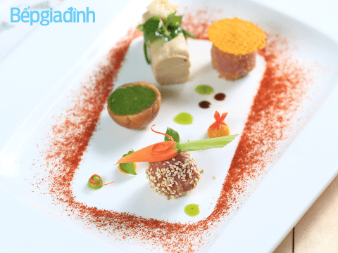 Bánh khoai môn chiên, sốt cải bó xôi